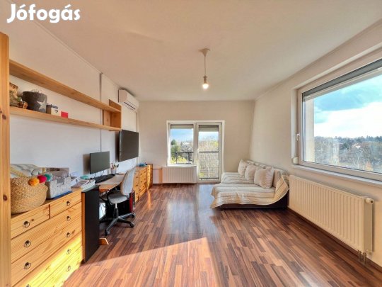 Zaranyi Lakótelepen 4. Emeleti 2 Szobás Lakás Eladó