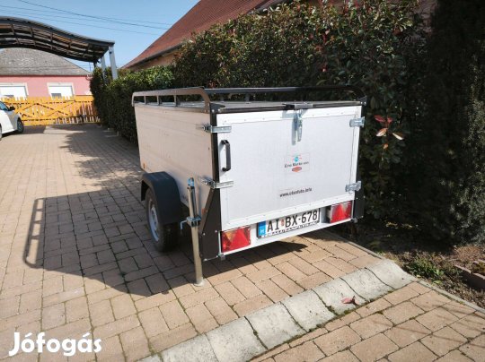 Zárható, vízhatlan, zárható utánfutó elaó