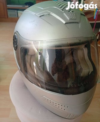 Zárt 56-os bukósisak eladó jó állapotban Bp