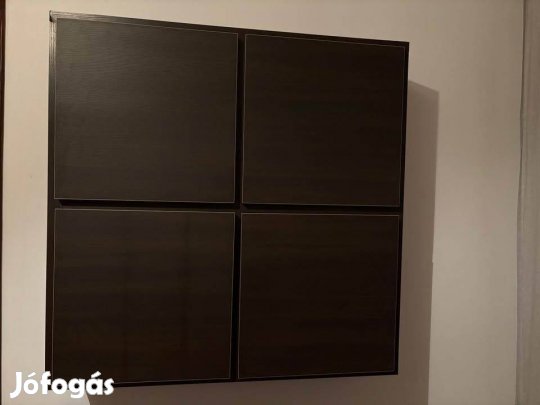 Zárt fali szekrény 4 fakkos