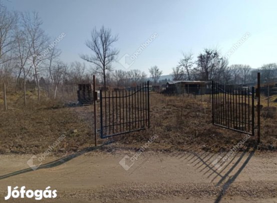 Zártkert  a nyugalom és természet kapuja otthonod mellett.