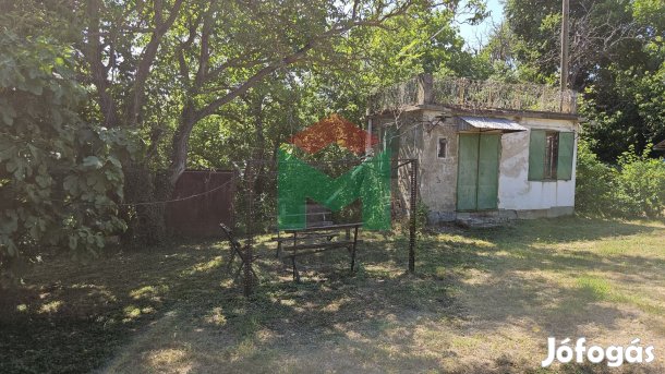 Zártkert présházzal Marcaliban