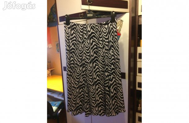 Zebramintás, csinos szoknya