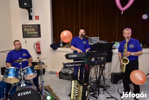 Zenekar, élőzene, lakodalmas, bál, bankett,  Koktél Zenekar 