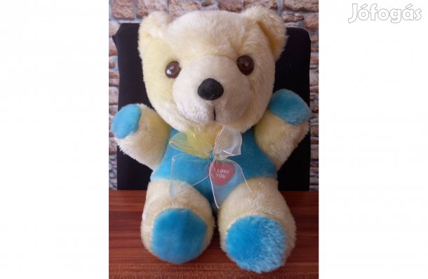 Zenélő édes kismackó 30cm I Love You felirattal