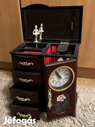 Zenélő ékszerdoboz