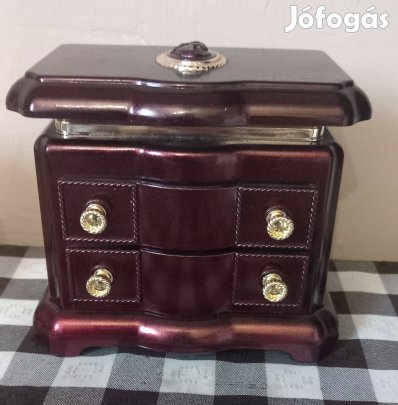 Zenélő ékszerdoboz kifogástalan állapotban eladó!