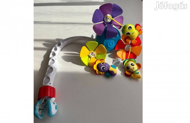 Zenélő forgó kiságyra