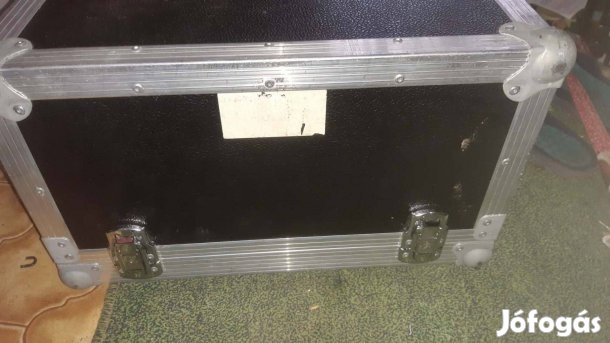 Zenész hordozó koffer láda