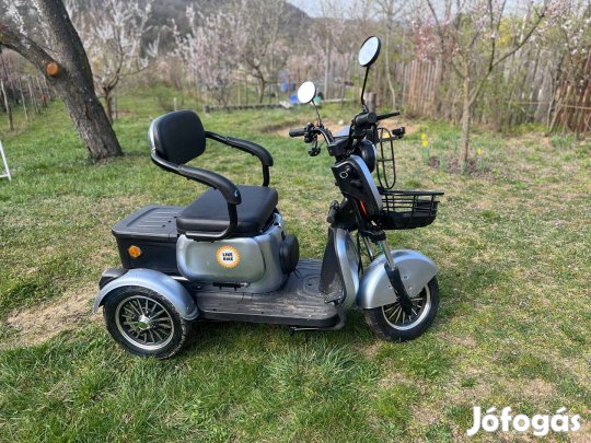 Zenit elektromos tricikli