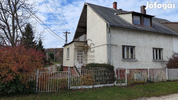 Zirci eladó tégla családi ház