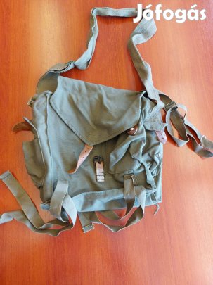 Zöld, magyar, egykori gázálarc táska (szimat szatyor) - hátul hibás