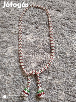 Zöld fehér piros gyöngy különleges nyaklánc