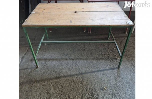 Zöld lábú asztal eladó