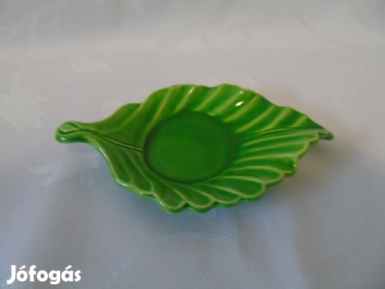 Zöld színű mázas levél formájú mécsestartó dísztárgy
