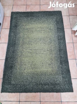 Zöld szőnyeg eladó