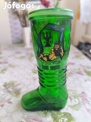 Zöld üveg csizma pohár eladó!