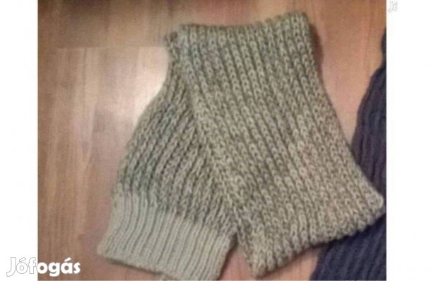 Zöldes kötött sál