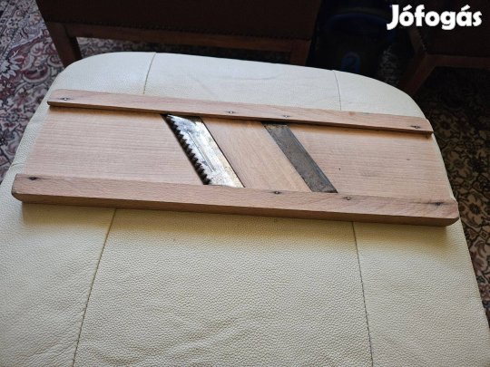 Zöldség gyalu konyhába Nagyon jó éles Kipróbáltam fali dísznek is Fa