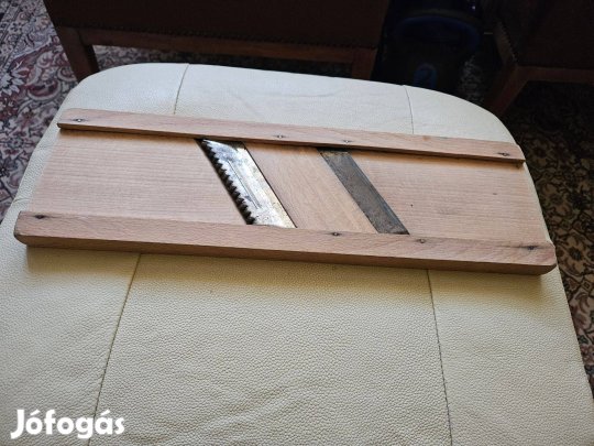 Zöldség gyalu konyhába Nagyon jó éles Kipróbáltam fali dísznek is Fa