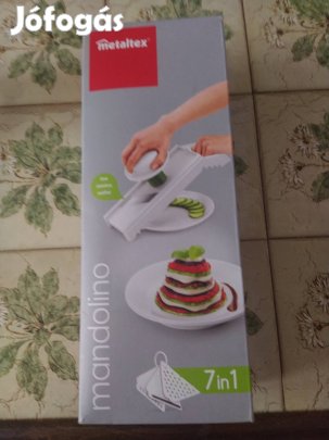 Zöldség szeletelő.