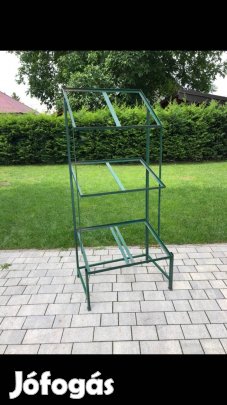 Zöldséges álványok