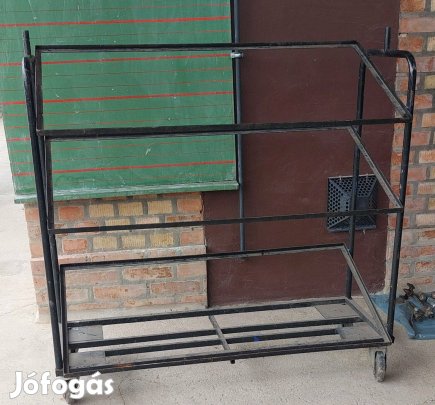 Zöldségeseknek gurulós ládatartó