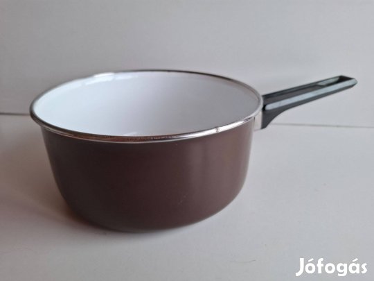 Zománcozott barna nyeles lábas 17*8 cm