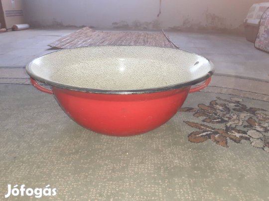 Zománcozott edények