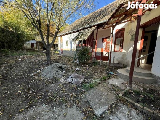 Zombai 130 nm-es ház eladó