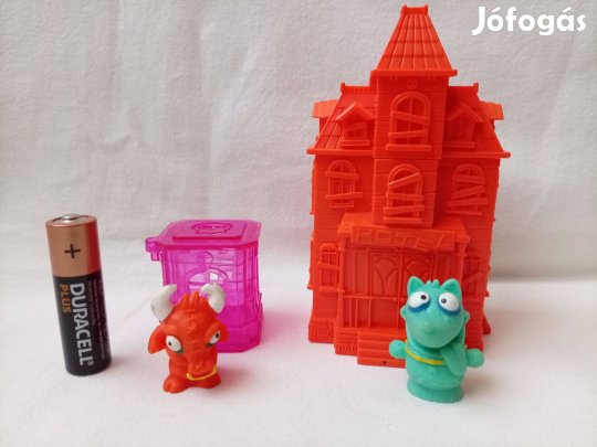 Zomlings gyűjthető figurák tárolódobozukban