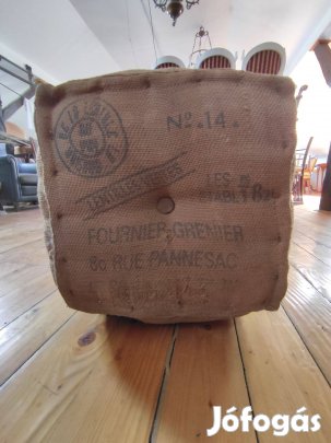 Zsák anyagból készült ülőke