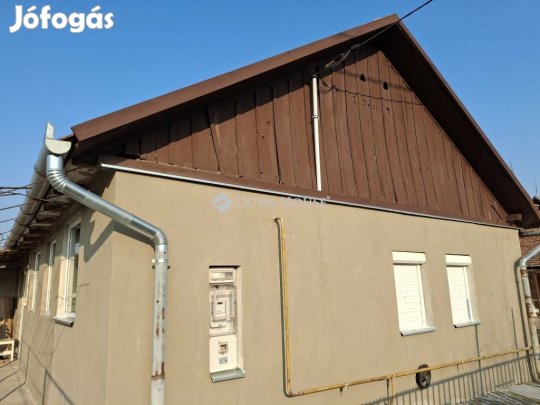 Zsákán eladó családi ház