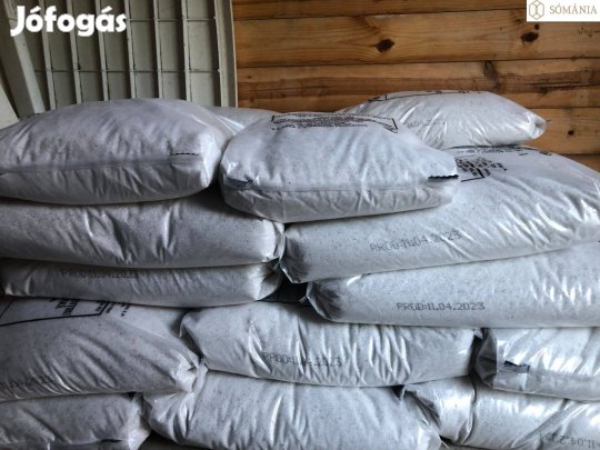 Zsákos só 25kg-os kiszerelésben dézsába