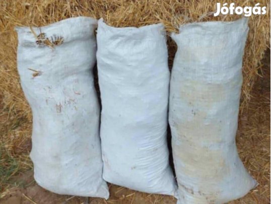 Zsákos szalma eladó