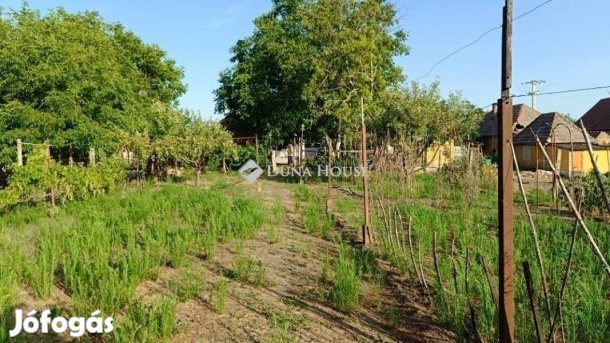 Zsámboki eladó 64 nm-es ház