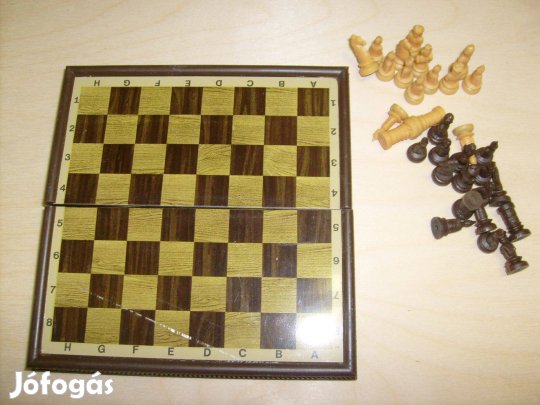 Zsebben hordható sakk készlet