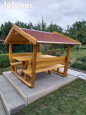 Zsindelytetős kerti kiő