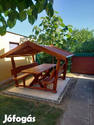 Zsindelytetős kerti kiülő