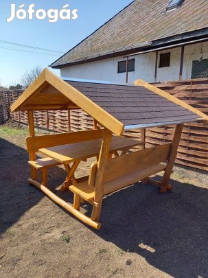 Zsindelytetős kerti kiülő