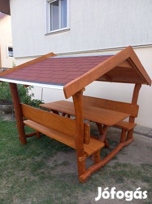 Zsindelytetős kerti kiülő