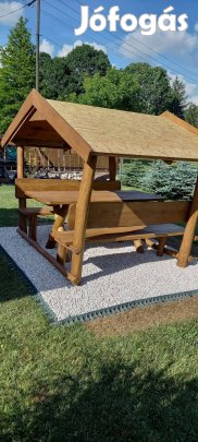 Zsindelytetős kerti kiülő