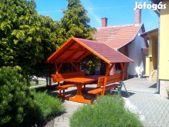 Zsindelytetős kerti pad filagória