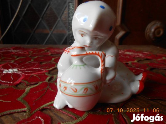 Zsolnay Annuska, ritka festéssel