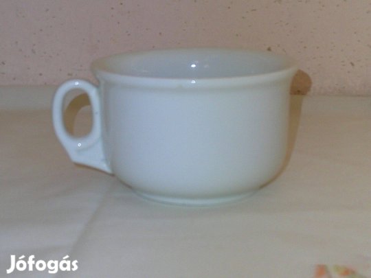 Zsolnay fehér porcelán komacsésze