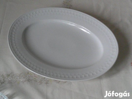 Zsolnay fehér porcelán pecsenyéstál
