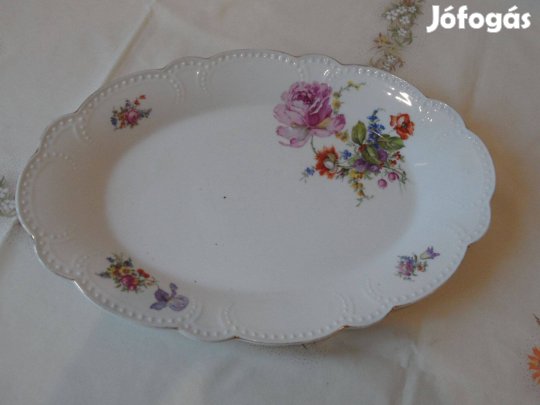 Zsolnay gyöngyös, virágos porcelán pecsenyéstál