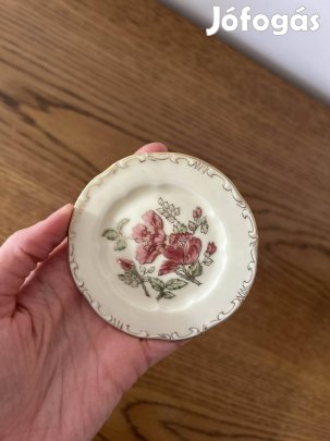 Zsolnay kézzel festett porcelán kistányér
