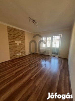 Zsolnay negyedben, 2 szobás, 60m2-es tégla lakás