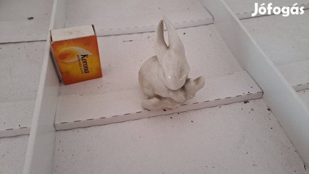 Zsolnay nyuszi barkával